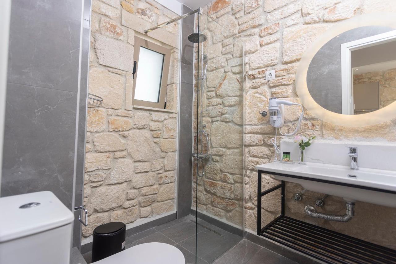 Anna Mare Luxury Apartments Афитос Экстерьер фото