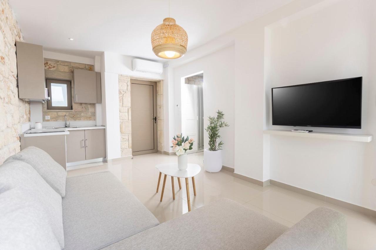 Anna Mare Luxury Apartments Афитос Экстерьер фото